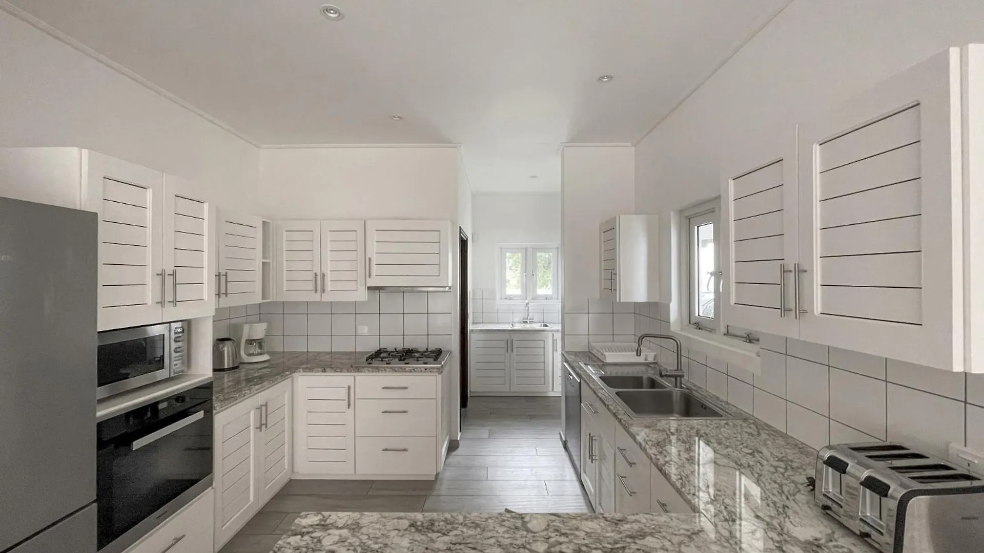 בל אומברה Vallonend Beachfront Villa With Excellent View