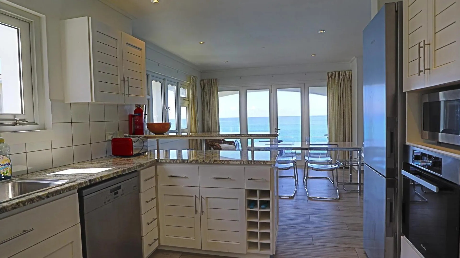 בל אומברה Vallonend Beachfront Villa With Excellent View