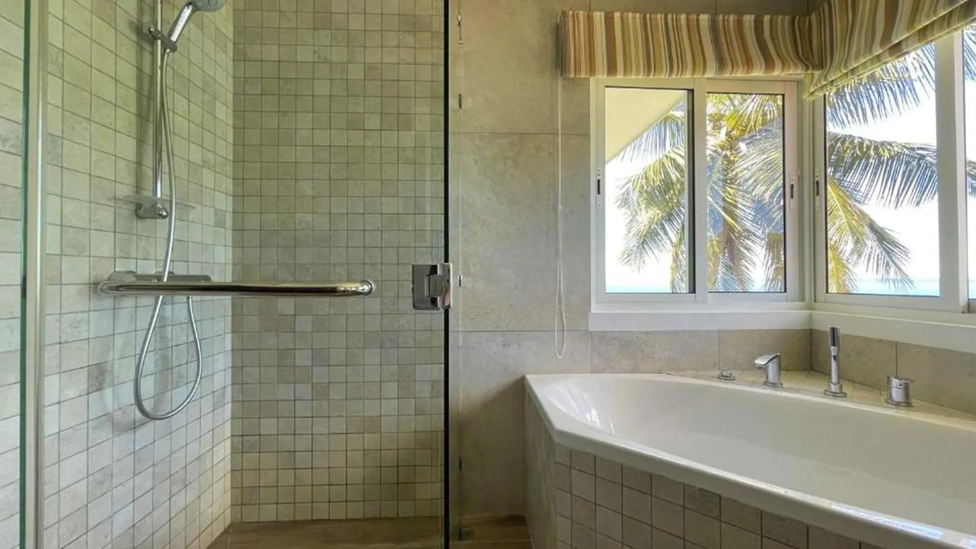 בל אומברה Vallonend Beachfront Villa With Excellent View