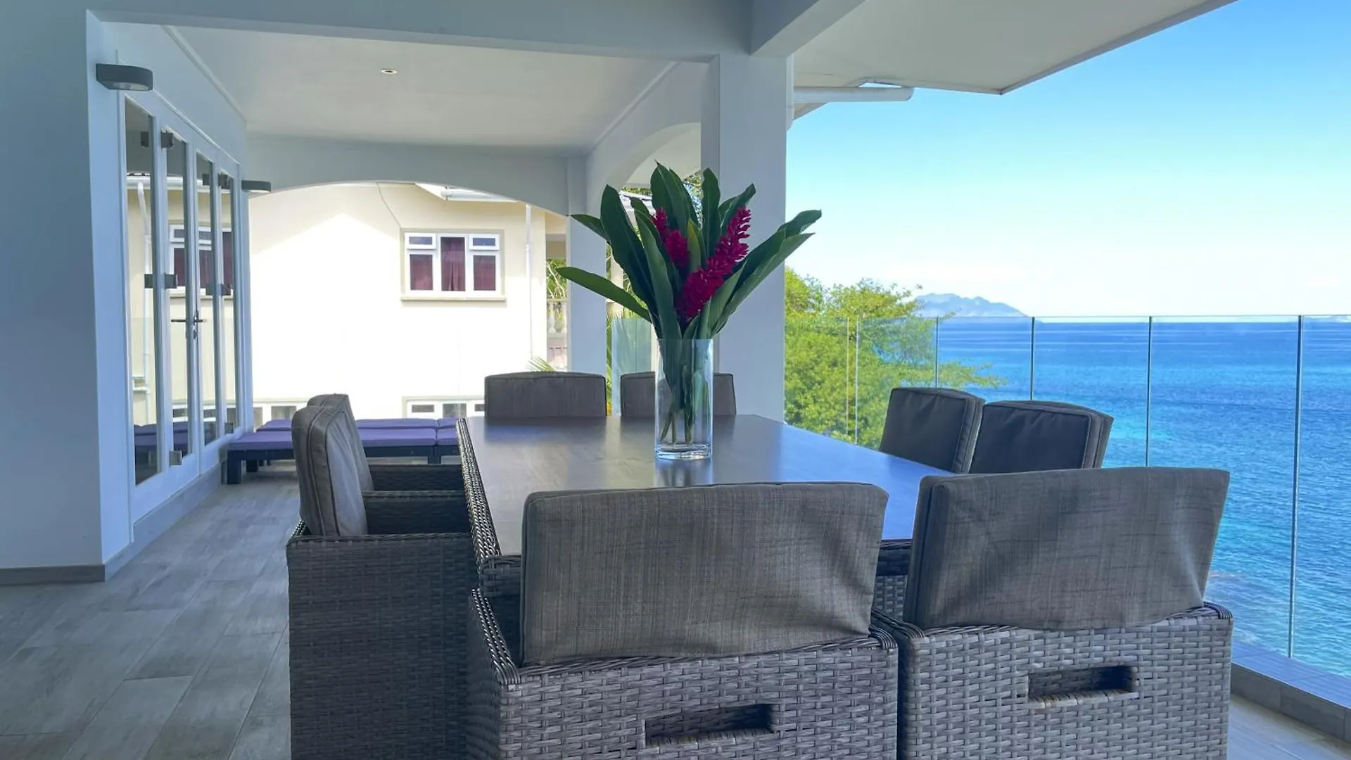 בל אומברה Vallonend Beachfront Villa With Excellent View בל אומברה