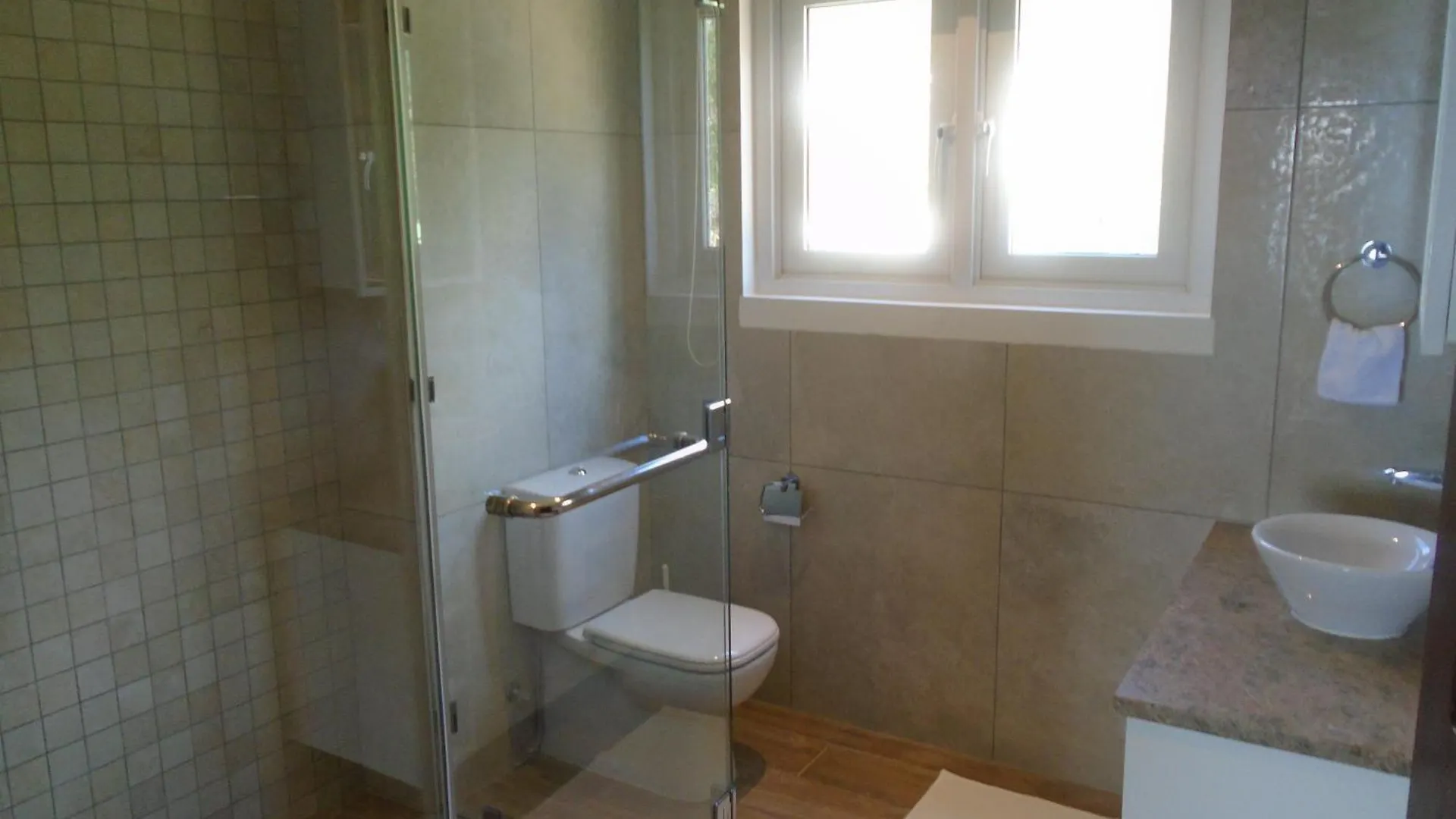 בל אומברה Vallonend Beachfront Villa With Excellent View סיישל
